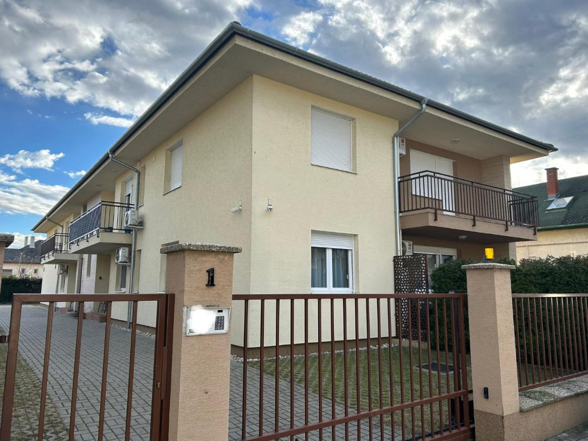 Cac Wellness Apartment Siofok Exterior photo